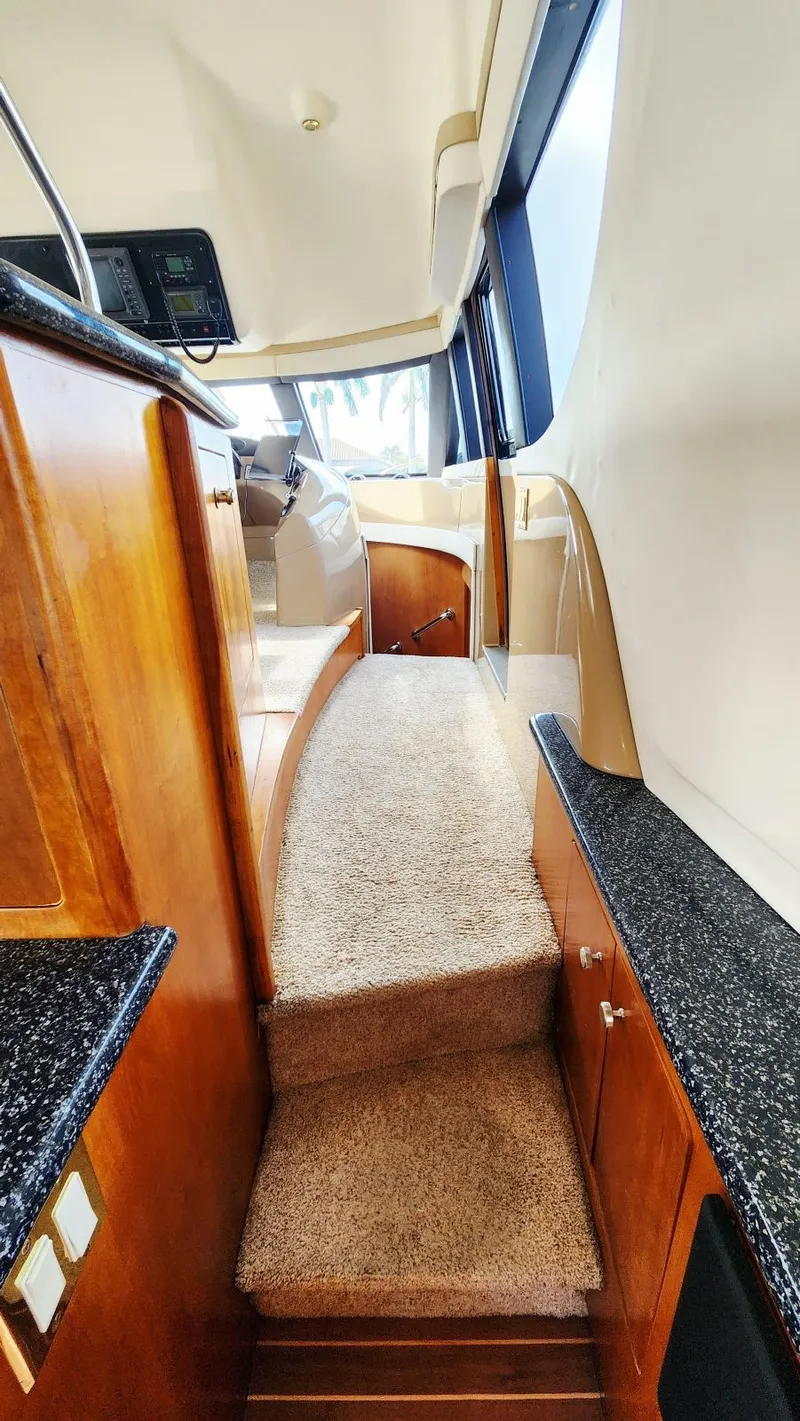 Slide: The Image of Carver 530 Voyager Pilothouse 1999 - 26