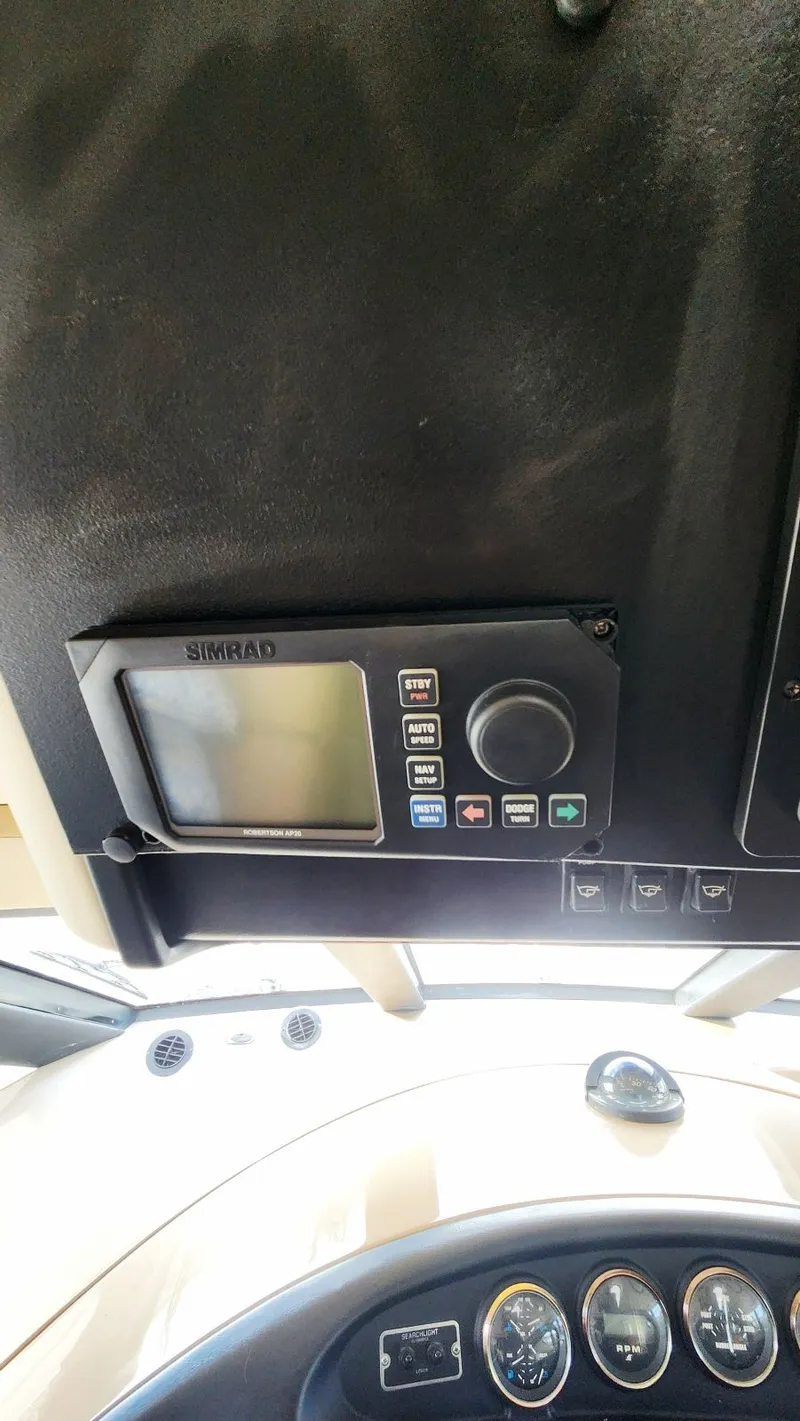 Slide: The Image of Carver 530 Voyager Pilothouse 1999 - 35