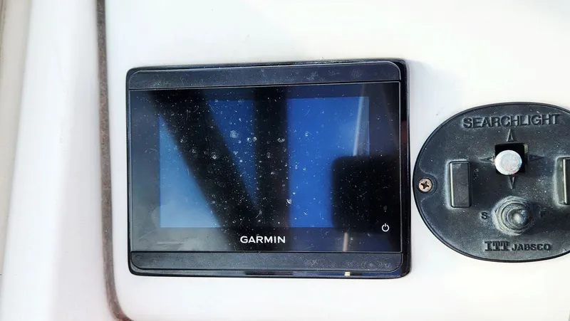 Slide: The Image of Carver 530 Voyager Pilothouse 1999 - 68