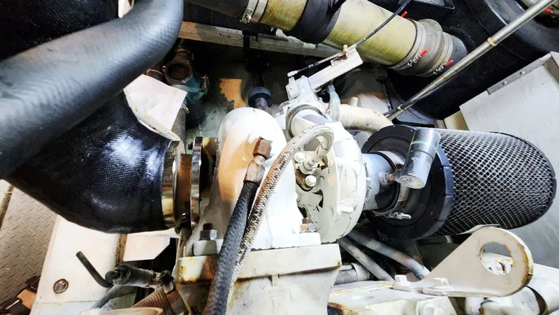 Slide: The Image of Carver 530 Voyager Pilothouse 1999 - 78