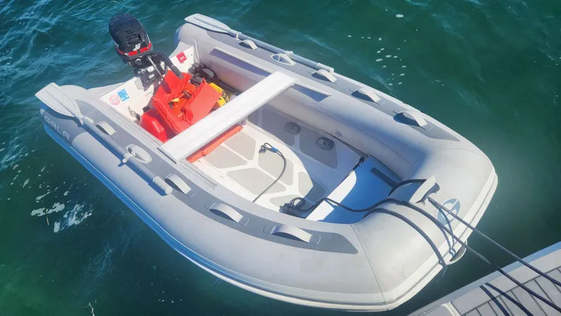 Slide: The Image of Carver 530 Voyager Pilothouse 1999 - 79