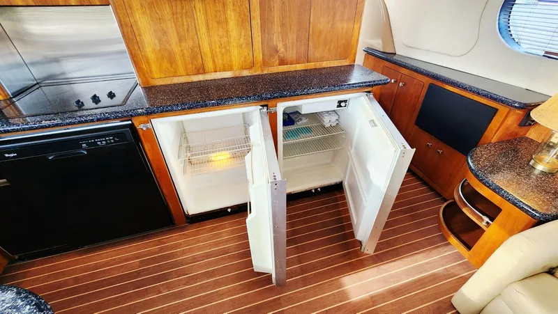 Slide: The Image of Carver Yachts 530 Voyager Pilothouse 1999 - 18