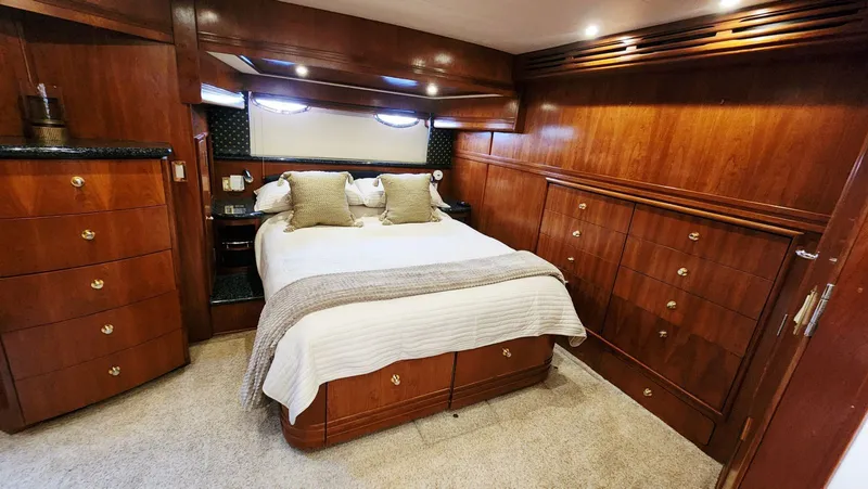 Slide: The Image of Carver Yachts 530 Voyager Pilothouse 1999 - 39