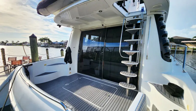 Slide: The Image of Carver Yachts 530 Voyager Pilothouse 1999 - 4