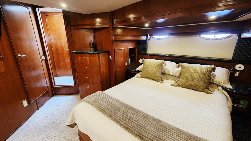 Slide: The Image of Carver Yachts 530 Voyager Pilothouse 1999 - 40