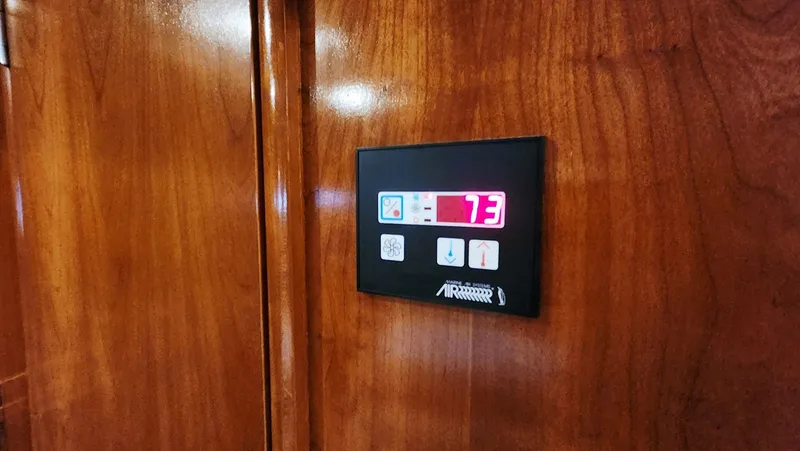 Slide: The Image of Carver Yachts 530 Voyager Pilothouse 1999 - 43