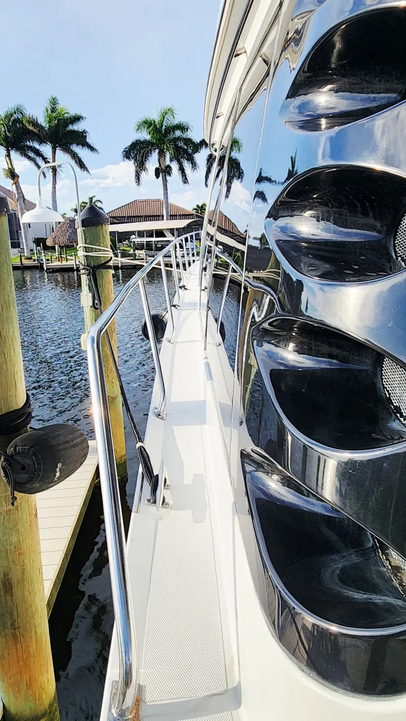 Slide: The Image of Carver Yachts 530 Voyager Pilothouse 1999 - 6