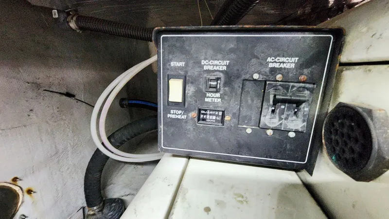 Slide: The Image of Carver Yachts 530 Voyager Pilothouse 1999 - 74