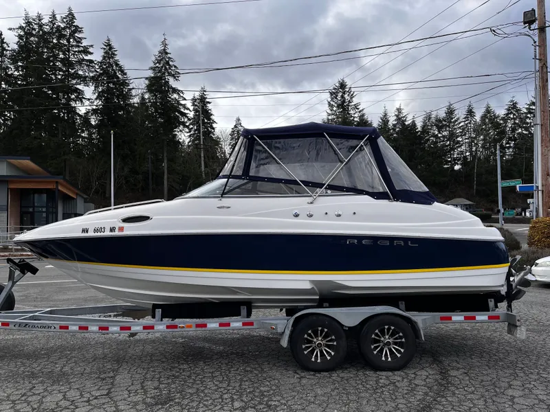 Slide: The Image of Regal 2450 Cuddy 2005 - 15