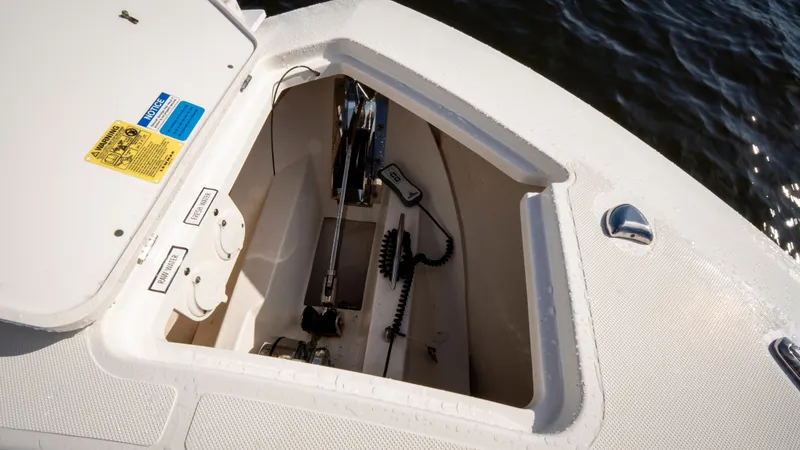 Slide: The Image of Pursuit S 328 Sport 2020 - 20