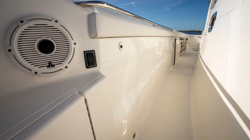 Slide: The Image of Pursuit S 328 Sport 2020 - 37