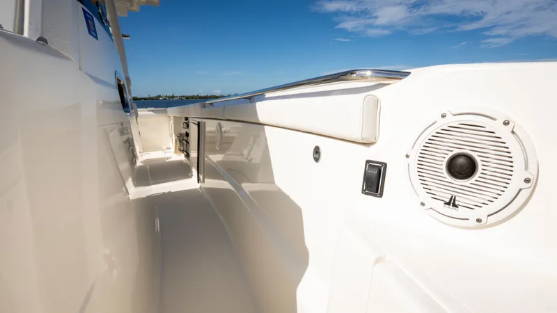 Slide: The Image of Pursuit S 328 Sport 2020 - 38