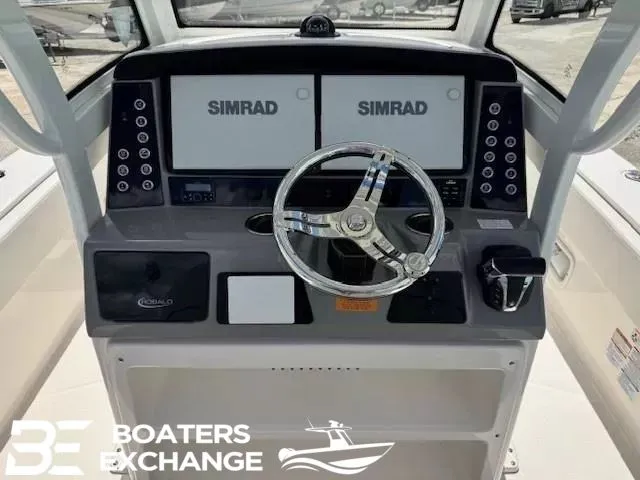 Slide: The Image of Robalo 266 Cayman 2023 - 6