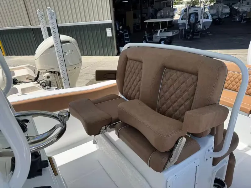 Slide: The Image of Sea Hunt Ultra 239 SE 2026 - 3