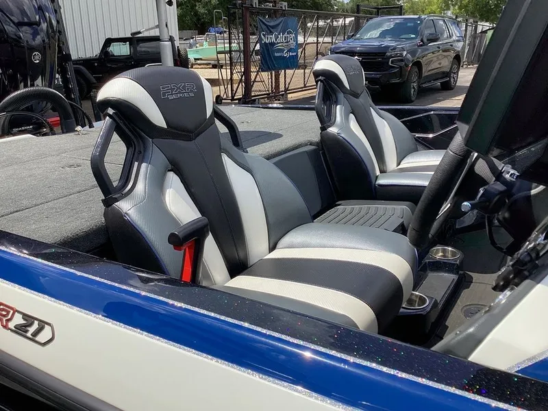 Slide: The Image of Skeeter FXR21 Limited 2023 - 20