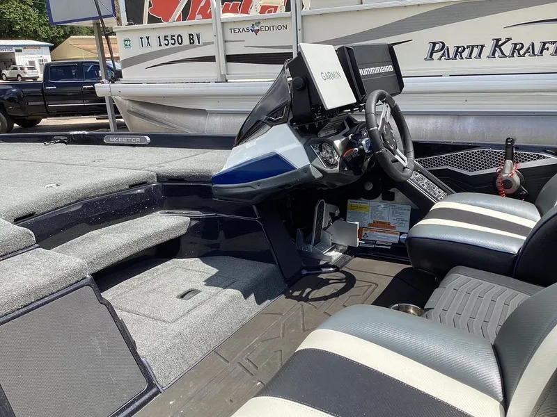 Slide: The Image of Skeeter FXR21 Limited 2023 - 26