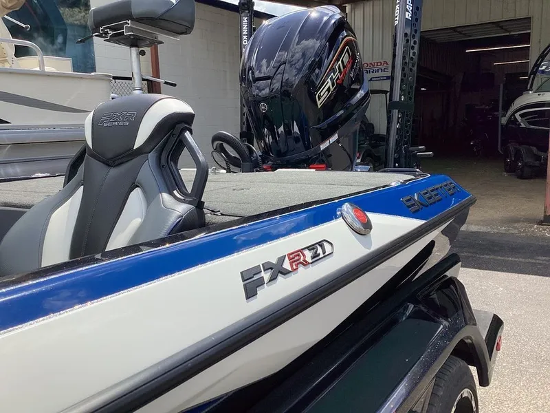 Slide: The Image of Skeeter FXR21 Limited 2023 - 29