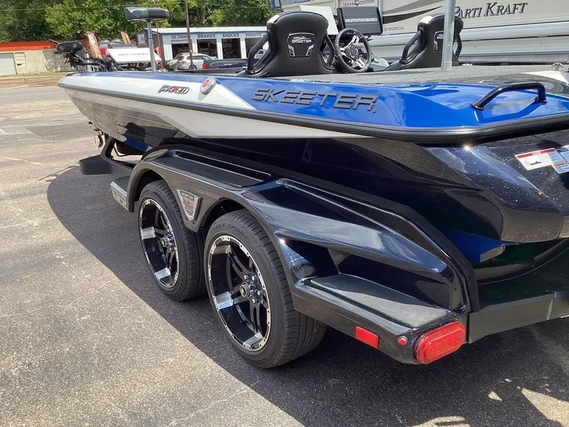 Slide: The Image of Skeeter FXR21 Limited 2023 - 32
