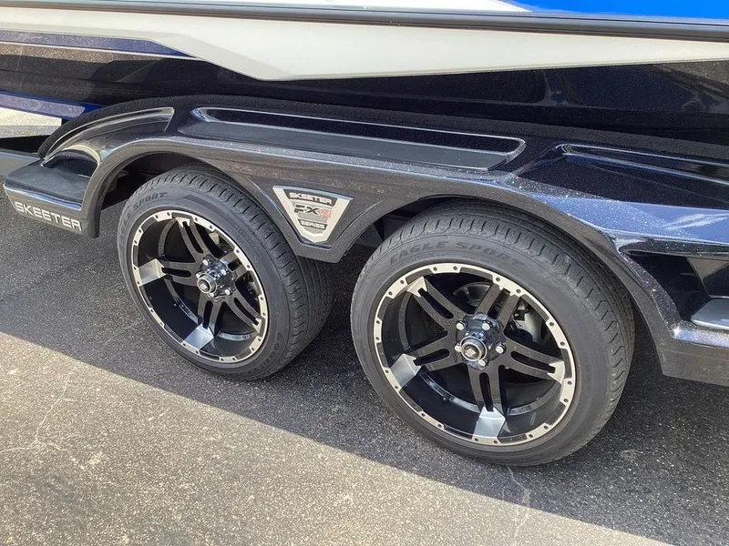 Slide: The Image of Skeeter FXR21 Limited 2023 - 33