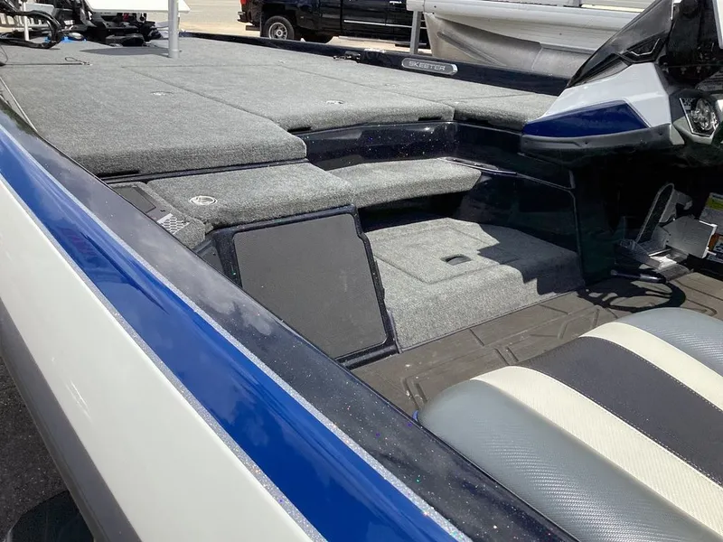 Slide: The Image of Skeeter FXR21 Limited 2023 - 34