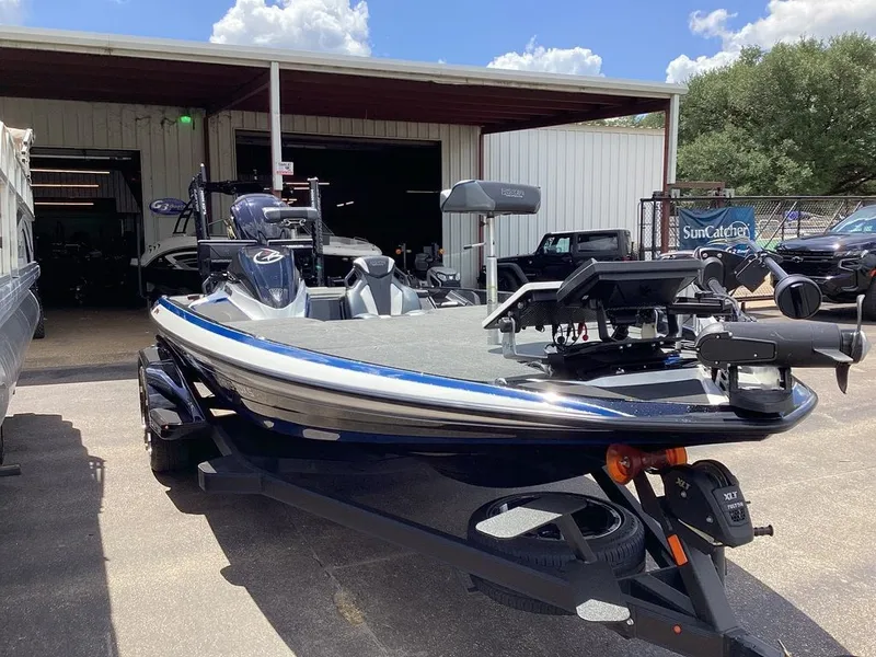 Slide: The Image of Skeeter FXR21 Limited 2023 - 5