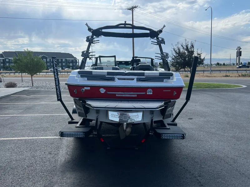 Slide: The Image of Malibu Wakesetter 21 LX 2022 - 7