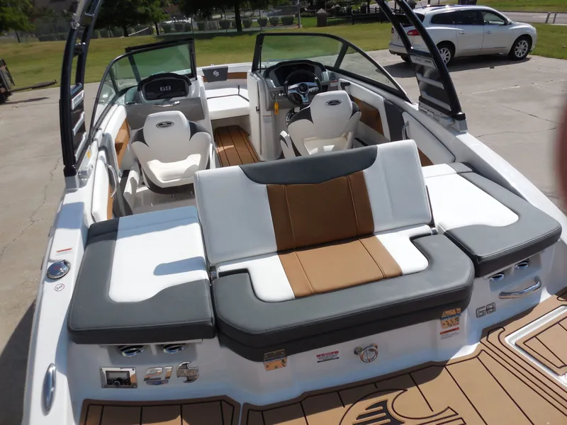 Slide: The Image of Chaparral 21 Surf 2025 - 8