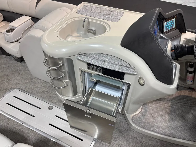 Slide: The Image of Avalon Ambassador QL 2785 2017 - 7