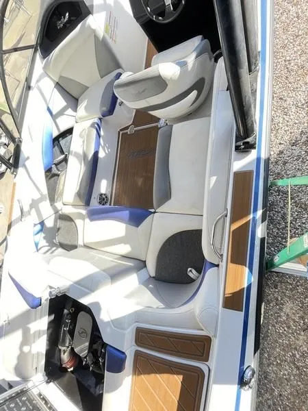 Slide: The Image of Tigé R20 2014 - 10