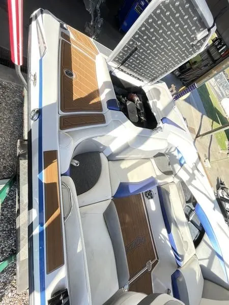 Slide: The Image of Tigé R20 2014 - 11