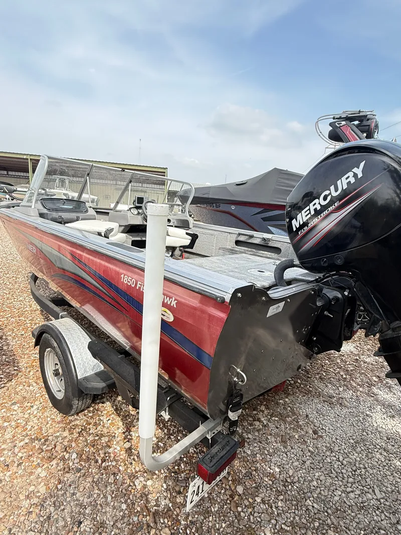 Slide: The Image of Crestliner 1850 FISHHAWK 2014 - 8