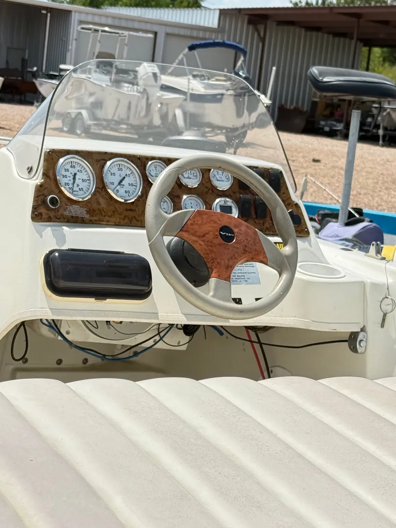 Slide: The Image of VIP 191 S/C DECKLINER 2004 - 18