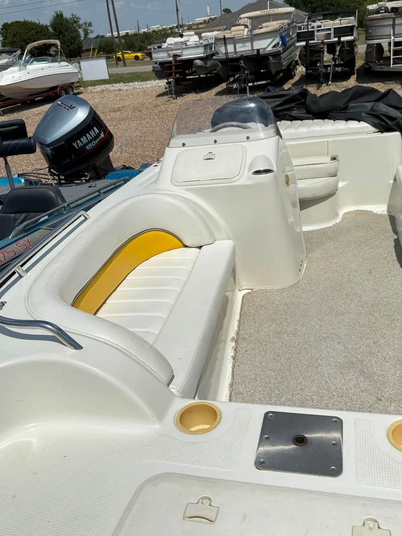 Slide: The Image of VIP 191 S/C DECKLINER 2004 - 23