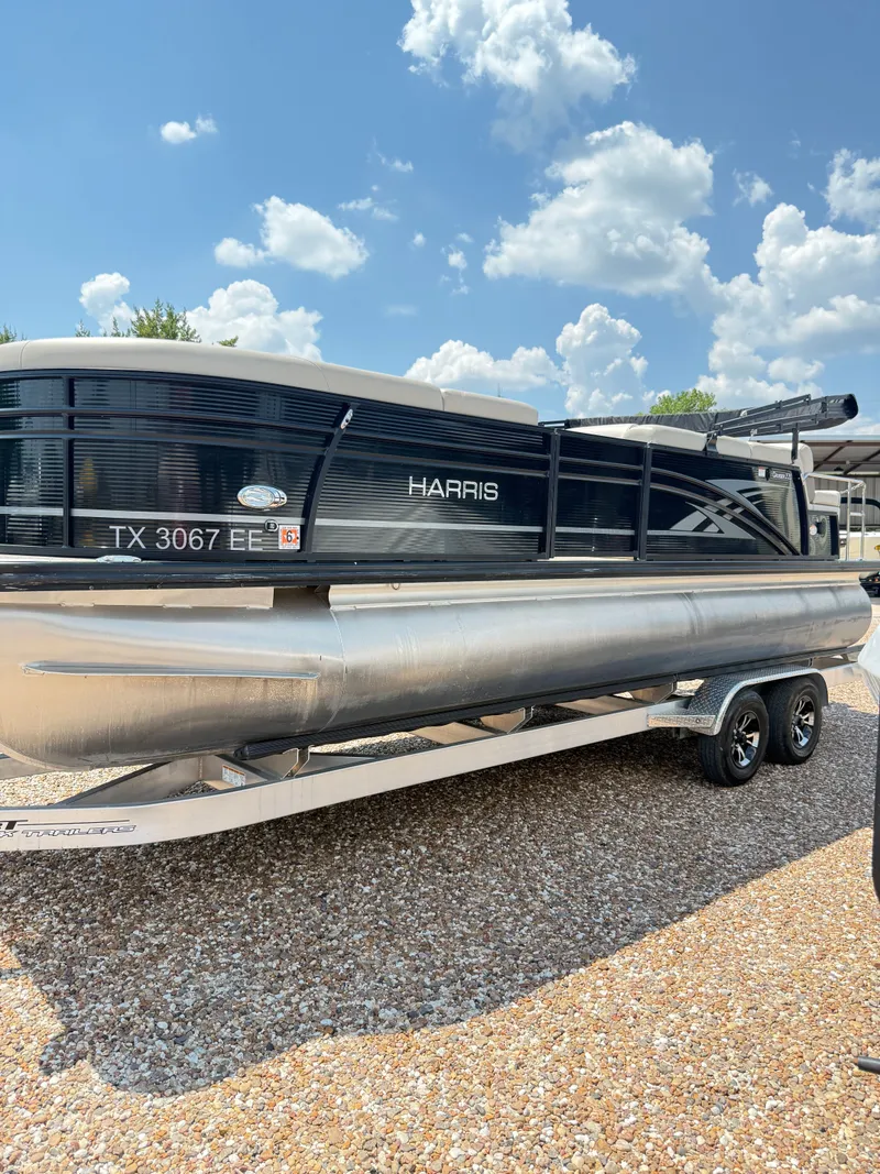 Slide: The Image of Harris Cruiser 220 2017 - 1