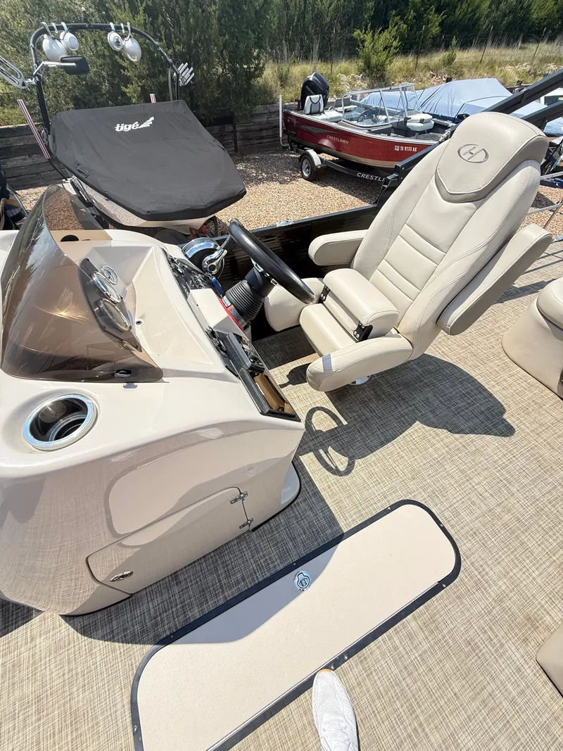 Slide: The Image of Harris Cruiser 220 2017 - 13