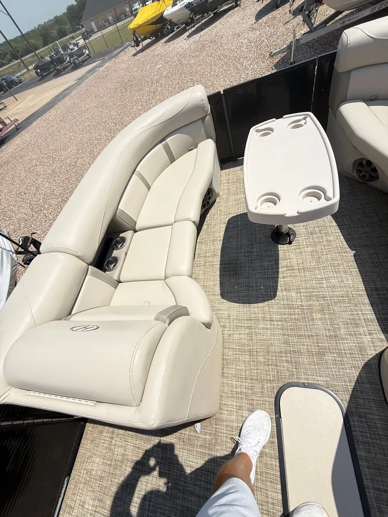 Slide: The Image of Harris Cruiser 220 2017 - 15