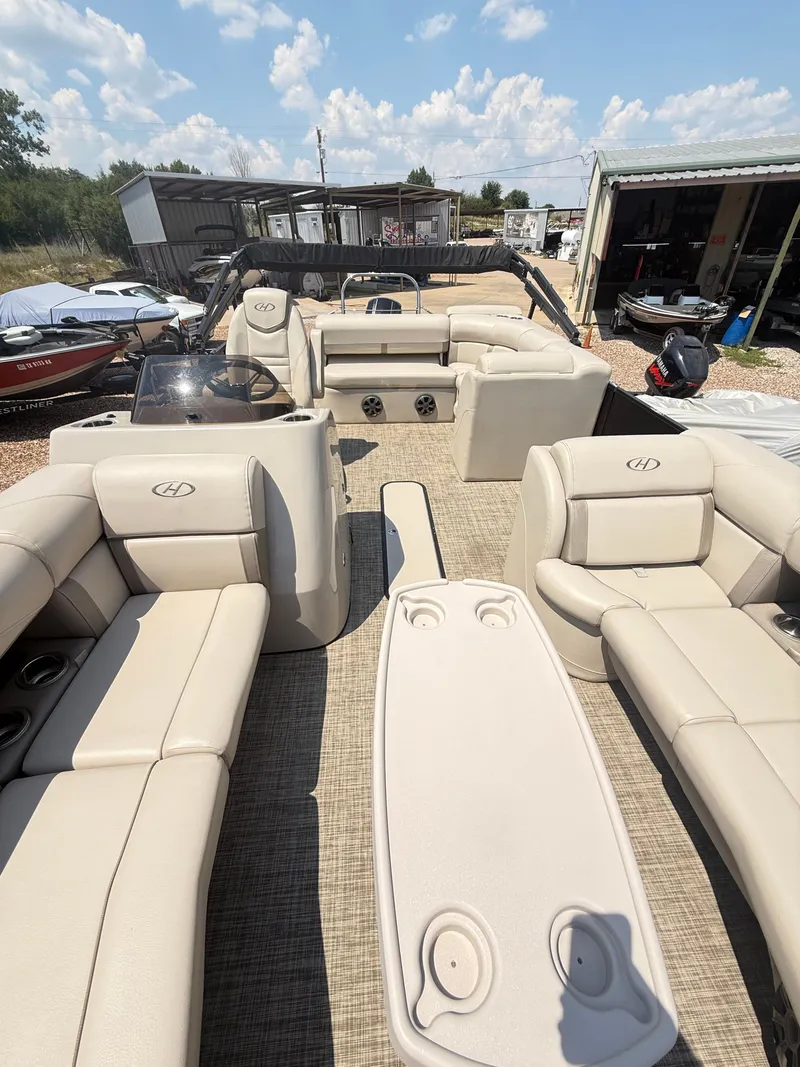 Slide: The Image of Harris Cruiser 220 2017 - 16