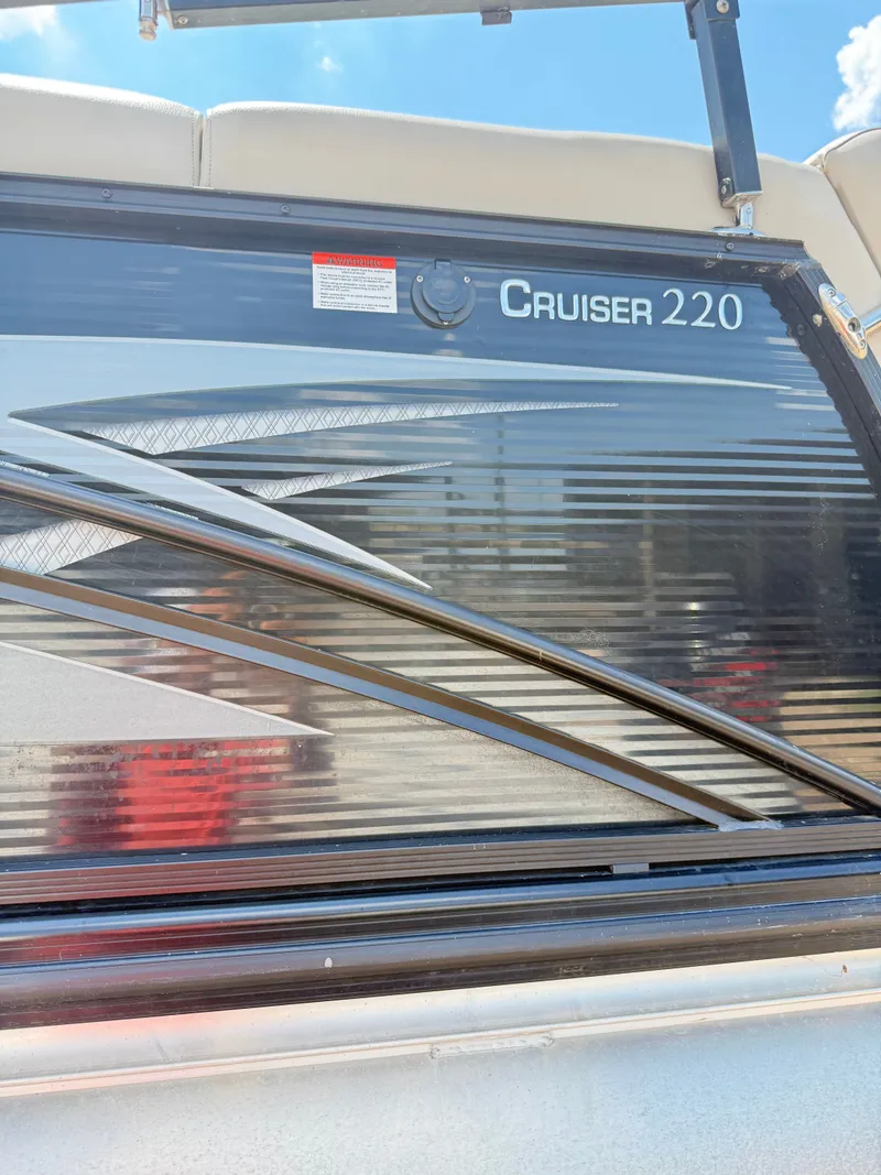 Slide: The Image of Harris Cruiser 220 2017 - 2