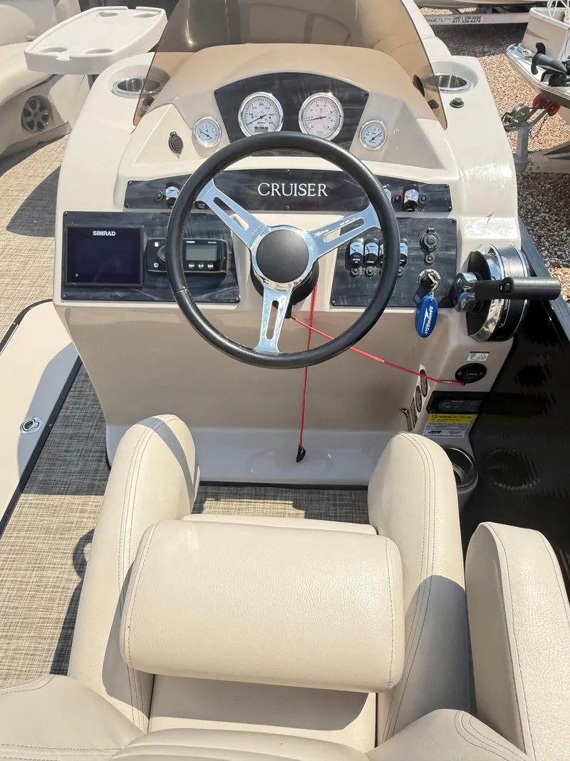 Slide: The Image of Harris Cruiser 220 2017 - 7