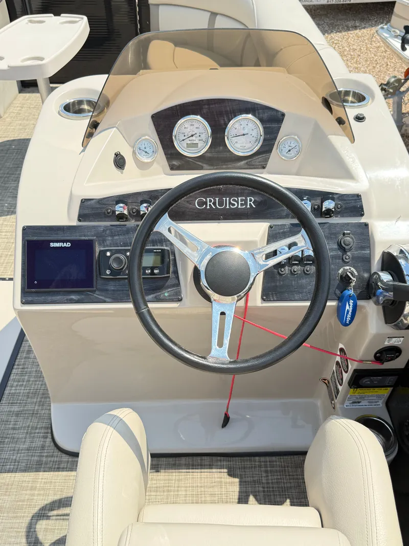 Slide: The Image of Harris Cruiser 220 2017 - 9