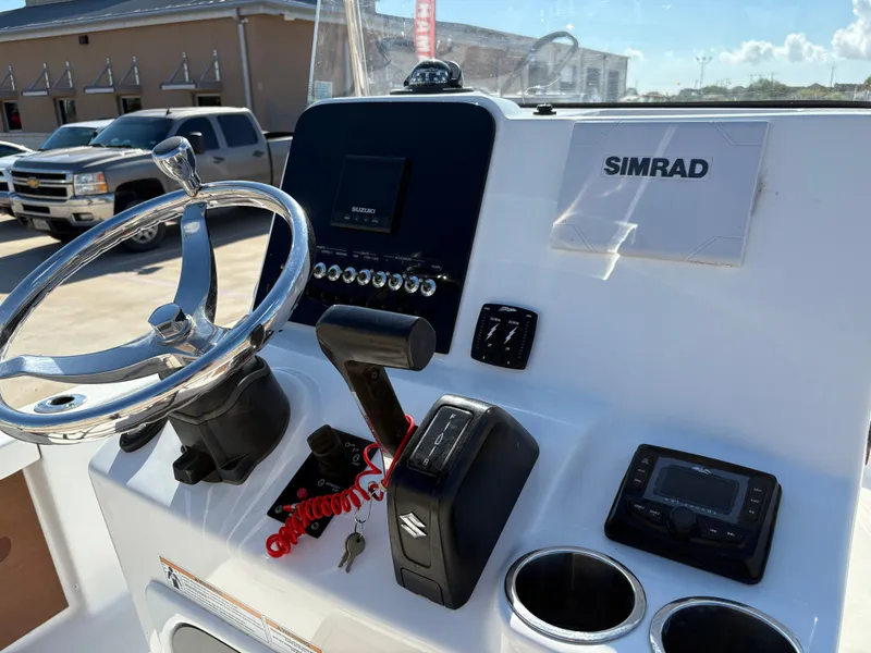 Slide: The Image of Sea Pro 228 2020 - 20