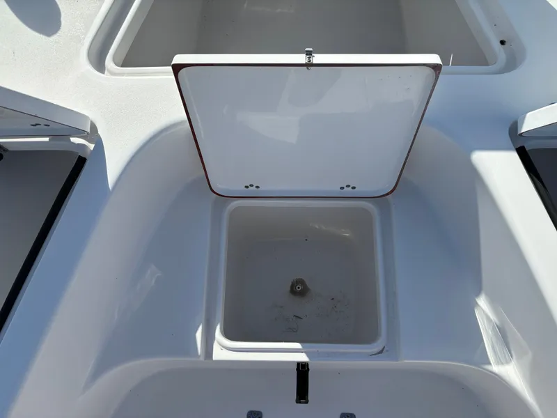 Slide: The Image of Sea Pro 228 2020 - 25