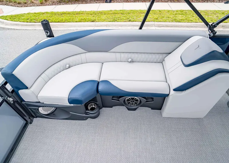 Slide: The Image of Tahoe LTZ Quad Lounge 2025 - 17