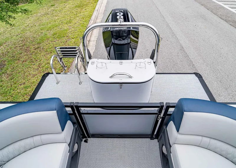 Slide: The Image of Tahoe LTZ Quad Lounge 2025 - 18