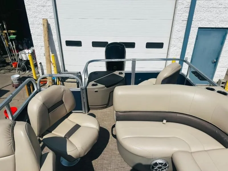 Slide: The Image of Bass Buggy 18 DLX 2024 - 12