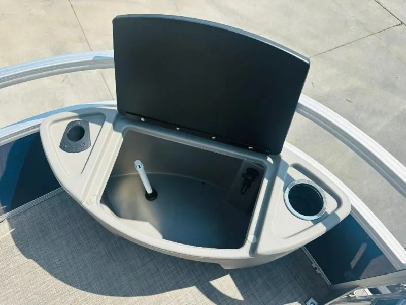 Slide: The Image of Bass Buggy 18 DLX 2024 - 15