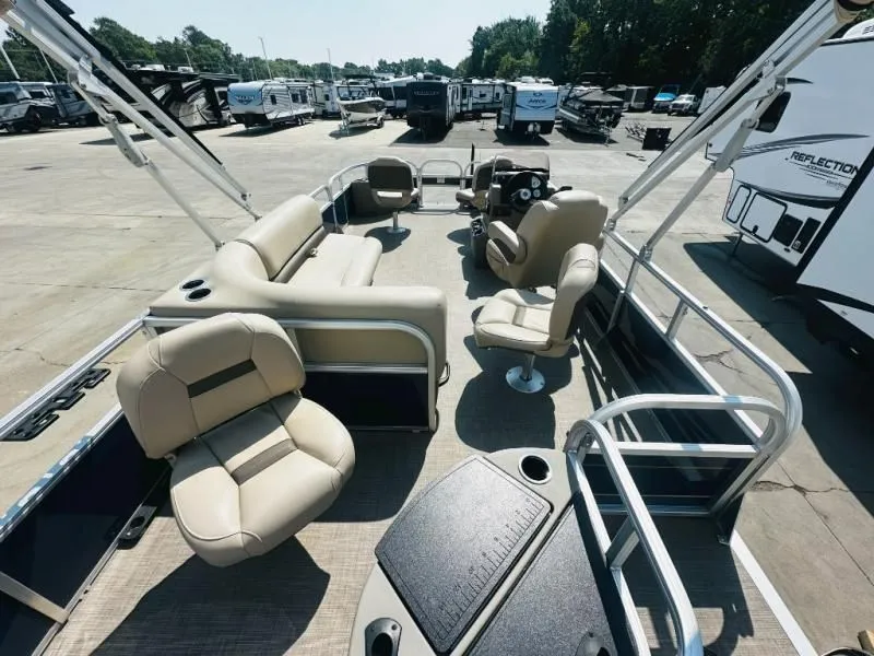 Slide: The Image of Bass Buggy 18 DLX 2024 - 6