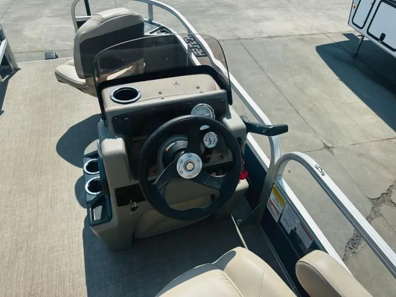 Slide: The Image of Bass Buggy 18 DLX 2024 - 7