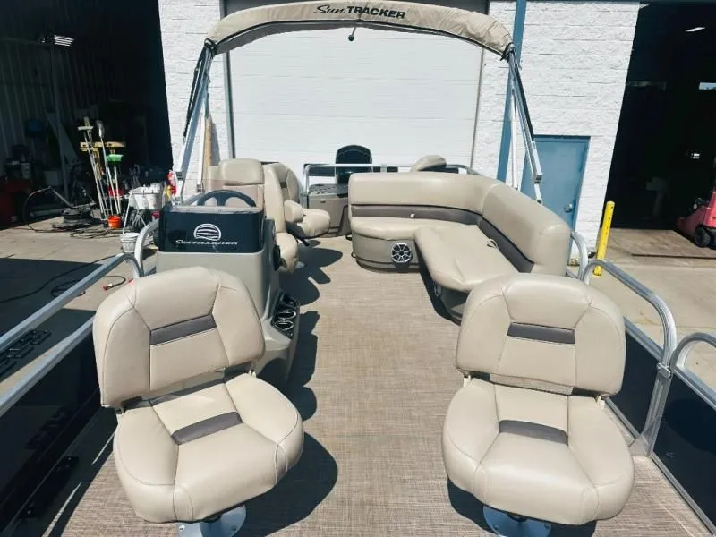 Slide: The Image of Bass Buggy 18 DLX 2024 - 9