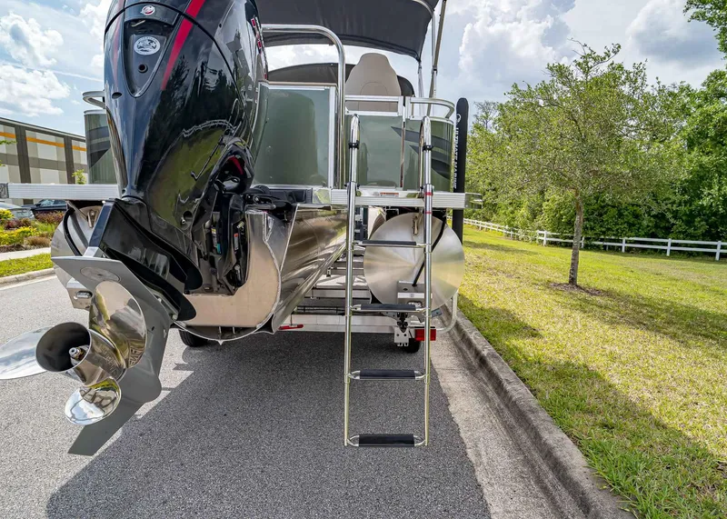 Slide: The Image of Tahoe Sport Rear Fish 2025 - 18